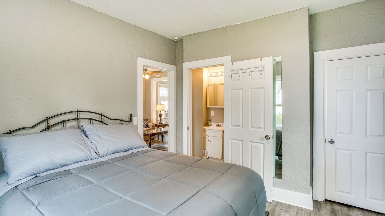 Photo of Bedroom in Mound