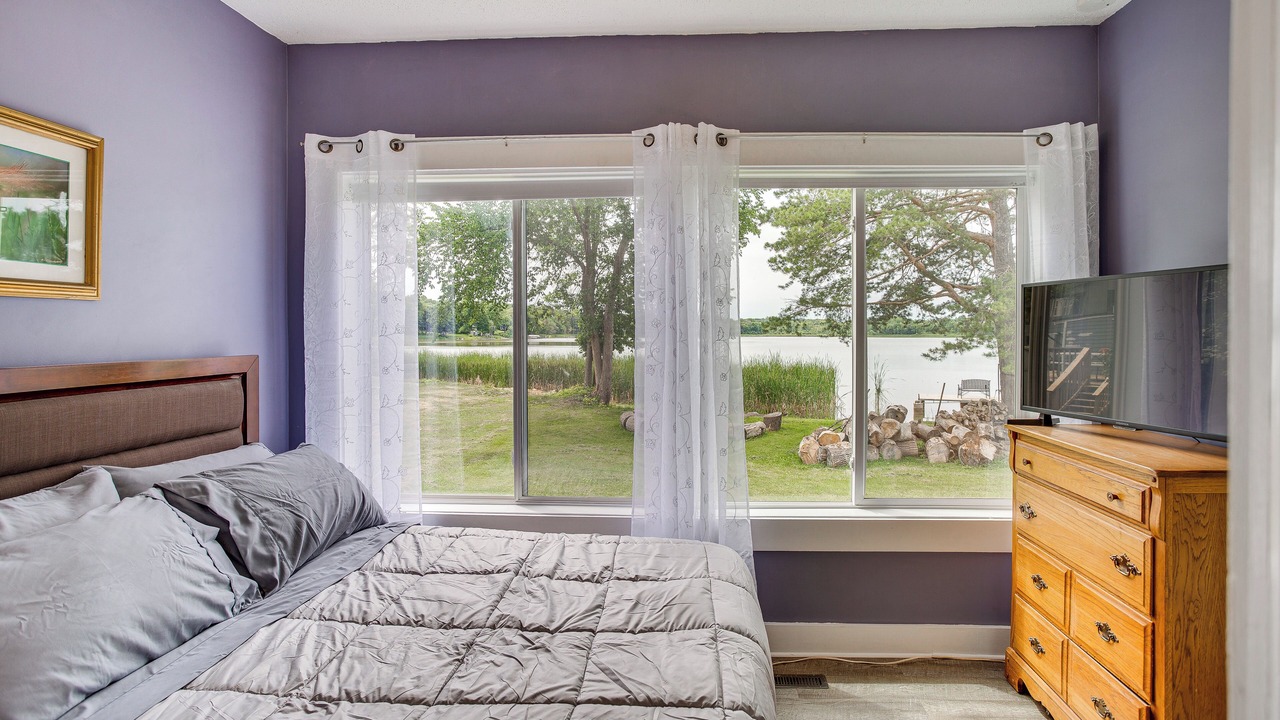 Photo of Bedroom in Mound