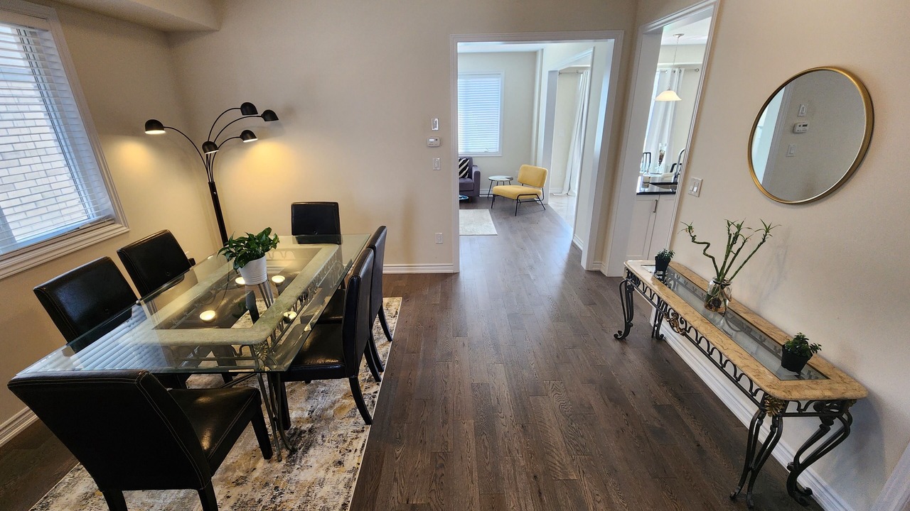 Photo of Livingroom in Thorold