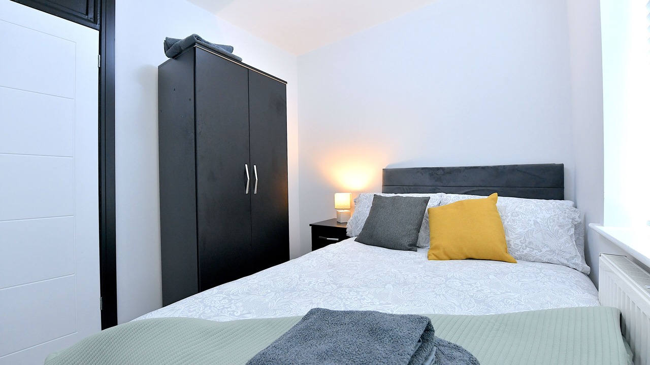 Photo of Bedroom in Hale