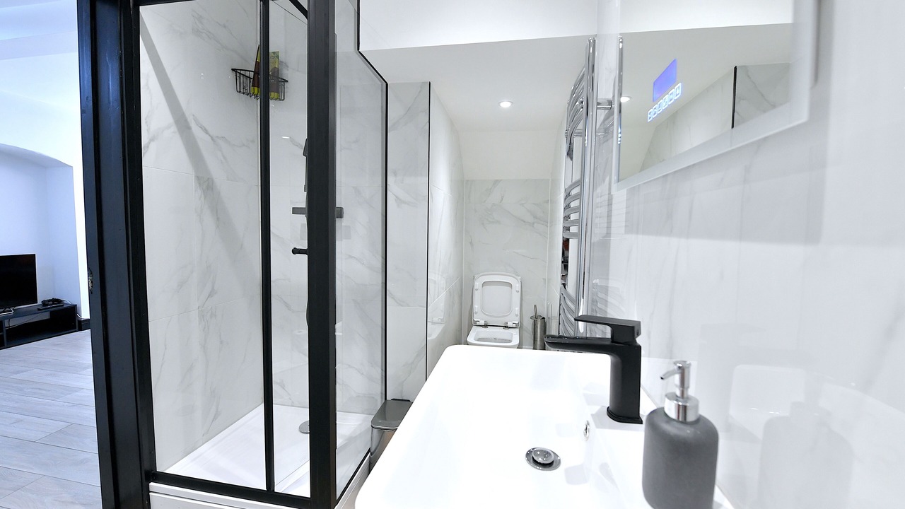 Photo of Bathroom in Hale