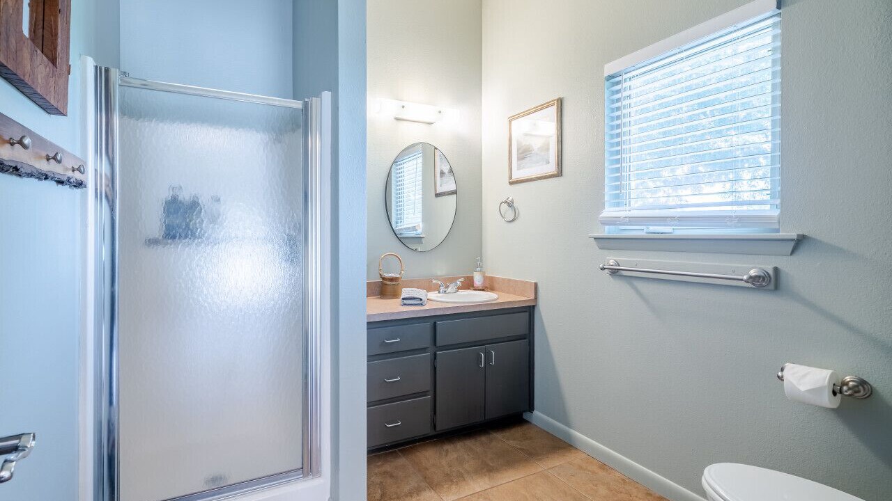 Photo of Bathroom in Garvin County
