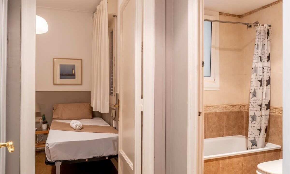 Photo of Bedroom in Sants