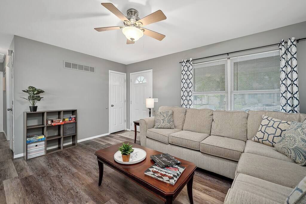 Photo of Livingroom in O'Fallon