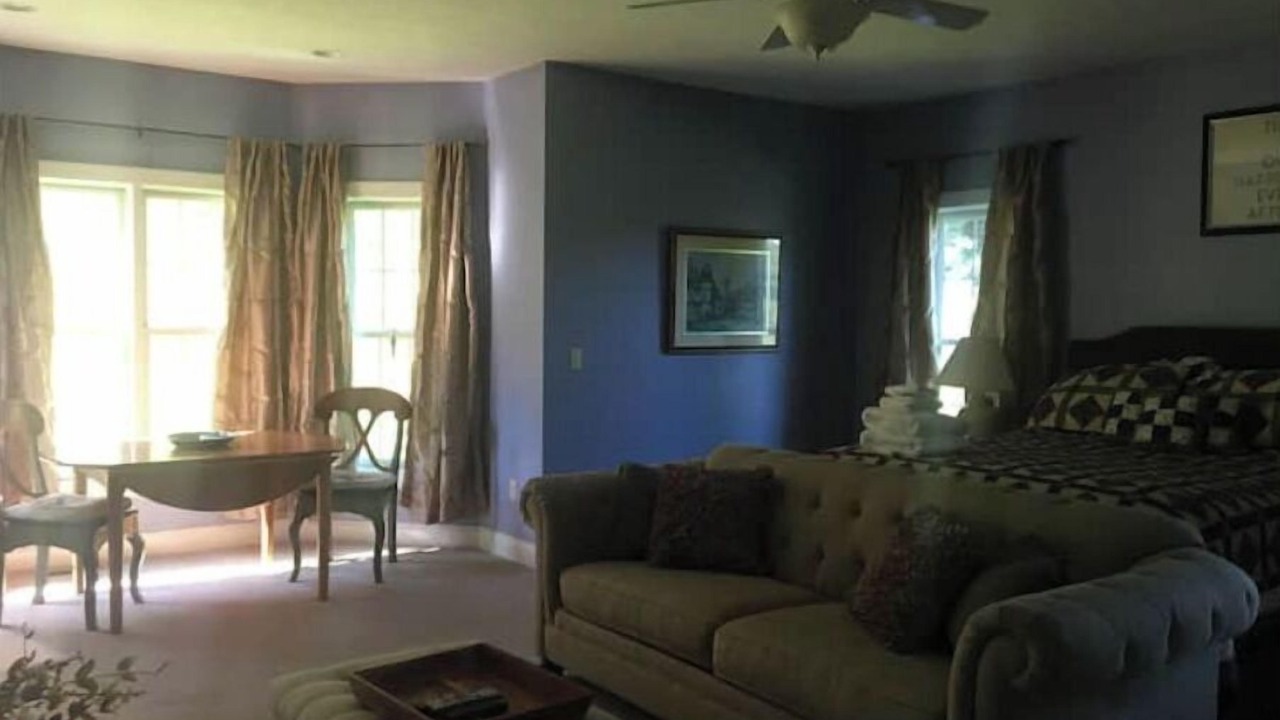Photo of Livingroom in Lake Lynn