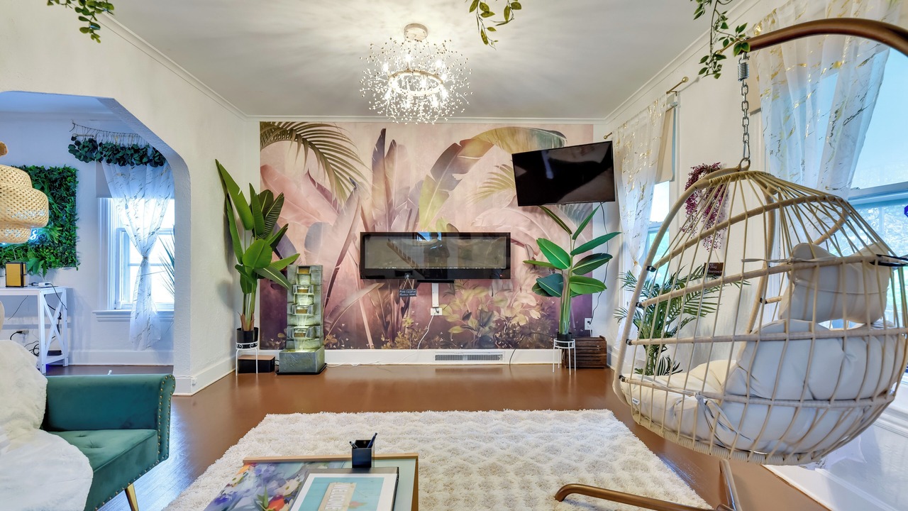 Photo of Livingroom in Niagara Falls