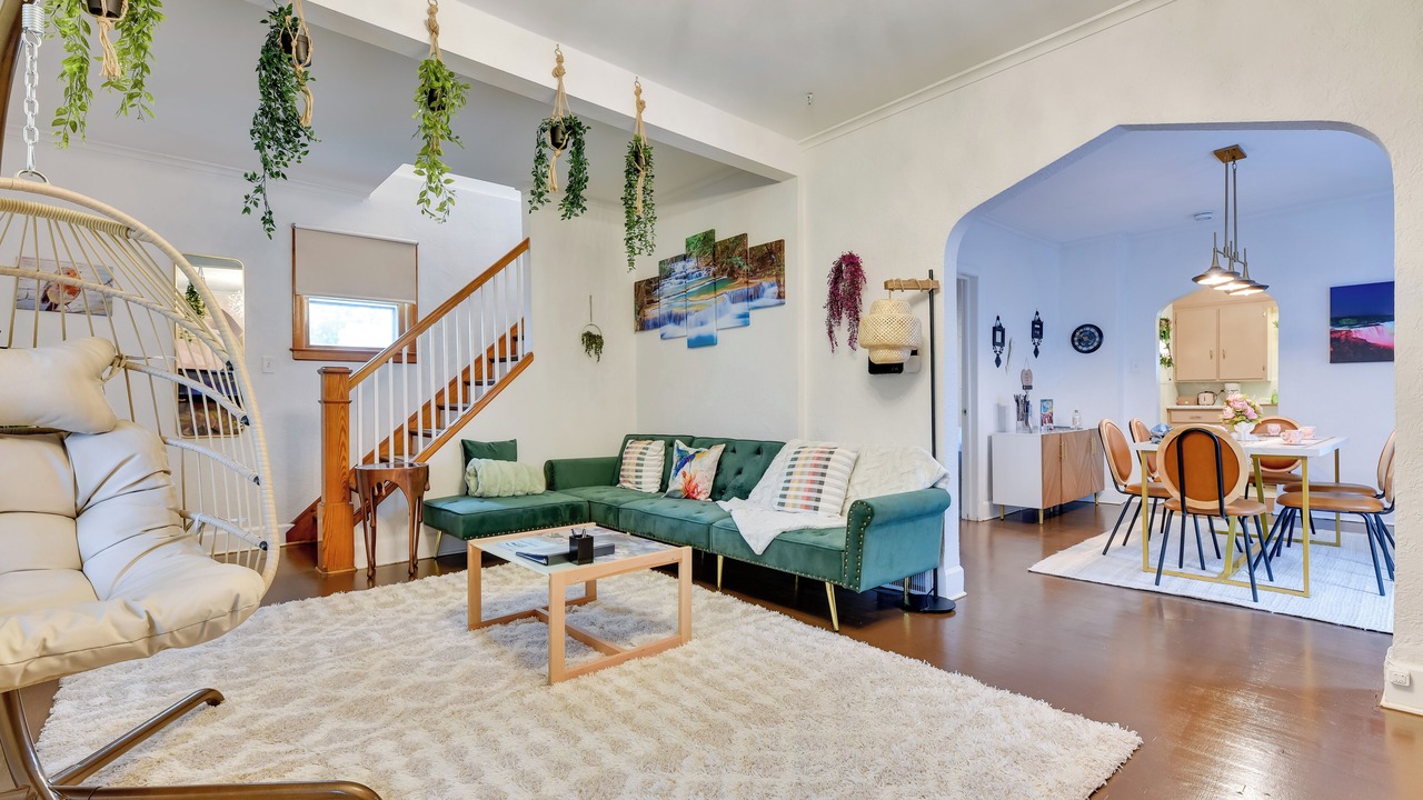 Photo of Livingroom in Niagara Falls