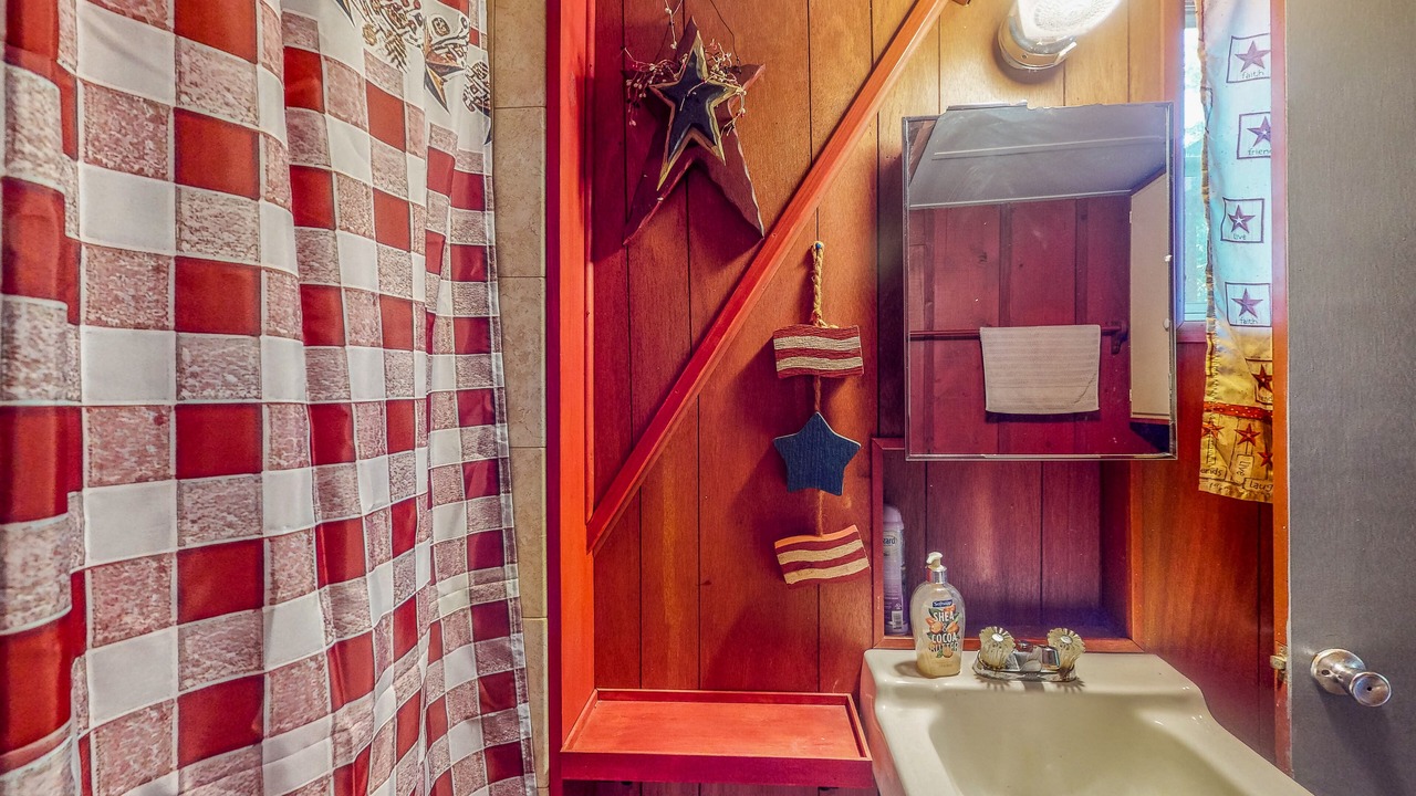 Photo of Bathroom in Bushnell