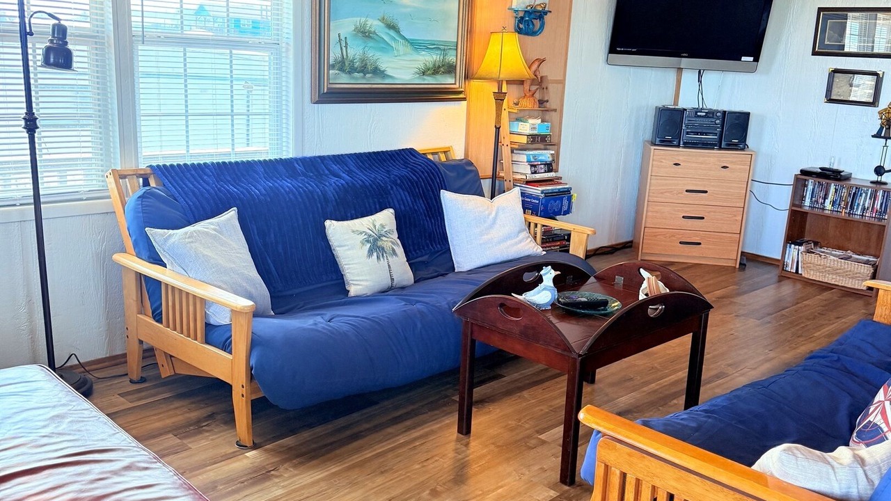 Photo of Livingroom in Cedar Lane
