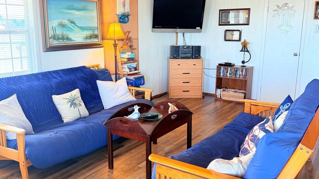 Photo of Livingroom in Cedar Lane