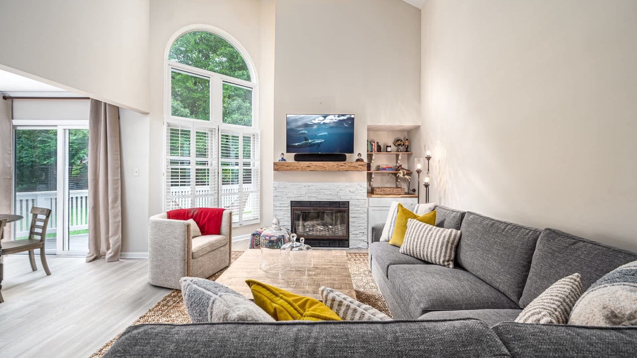 Photo of Livingroom in Chapel Hill