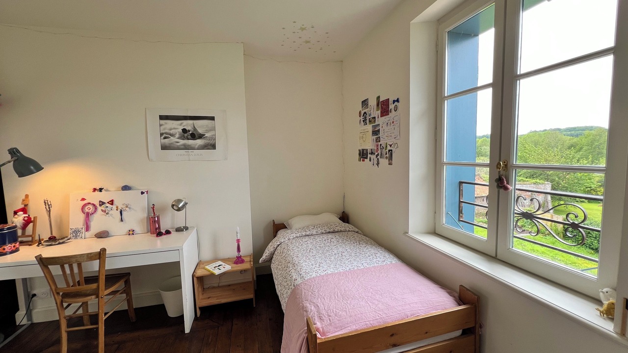 Photo of Bedroom in Longueil