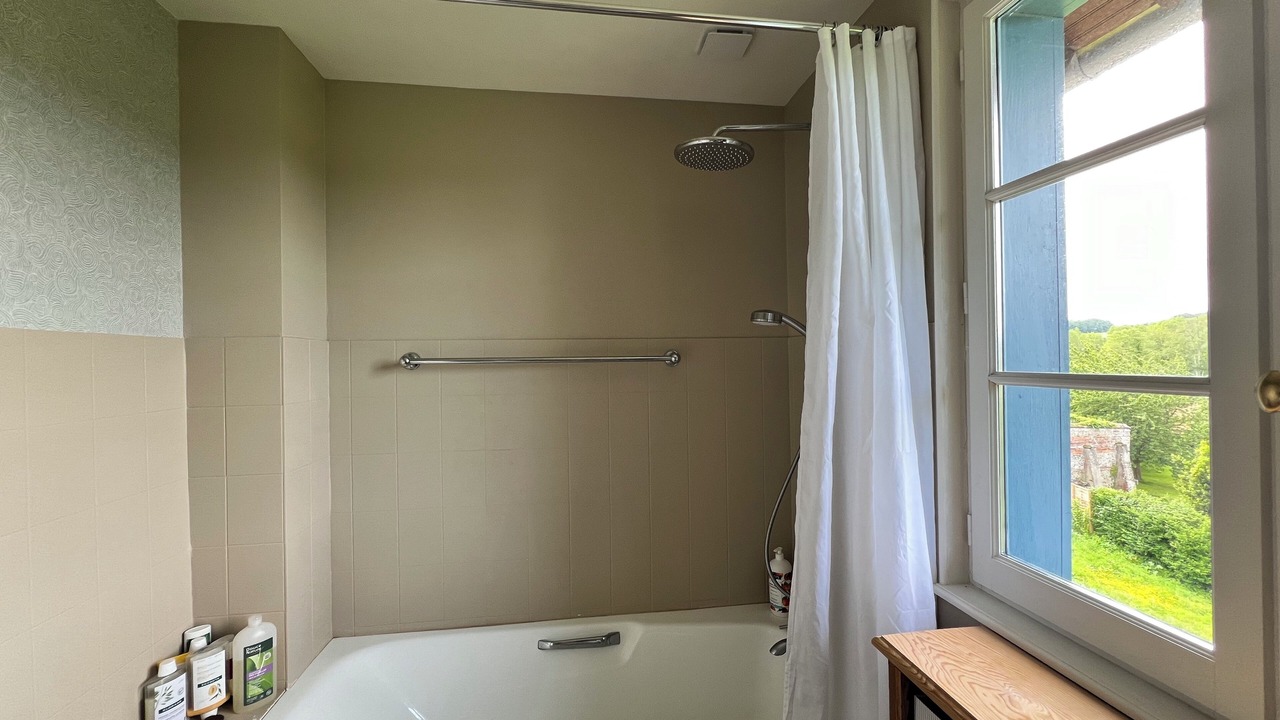 Photo of Bathroom in Longueil