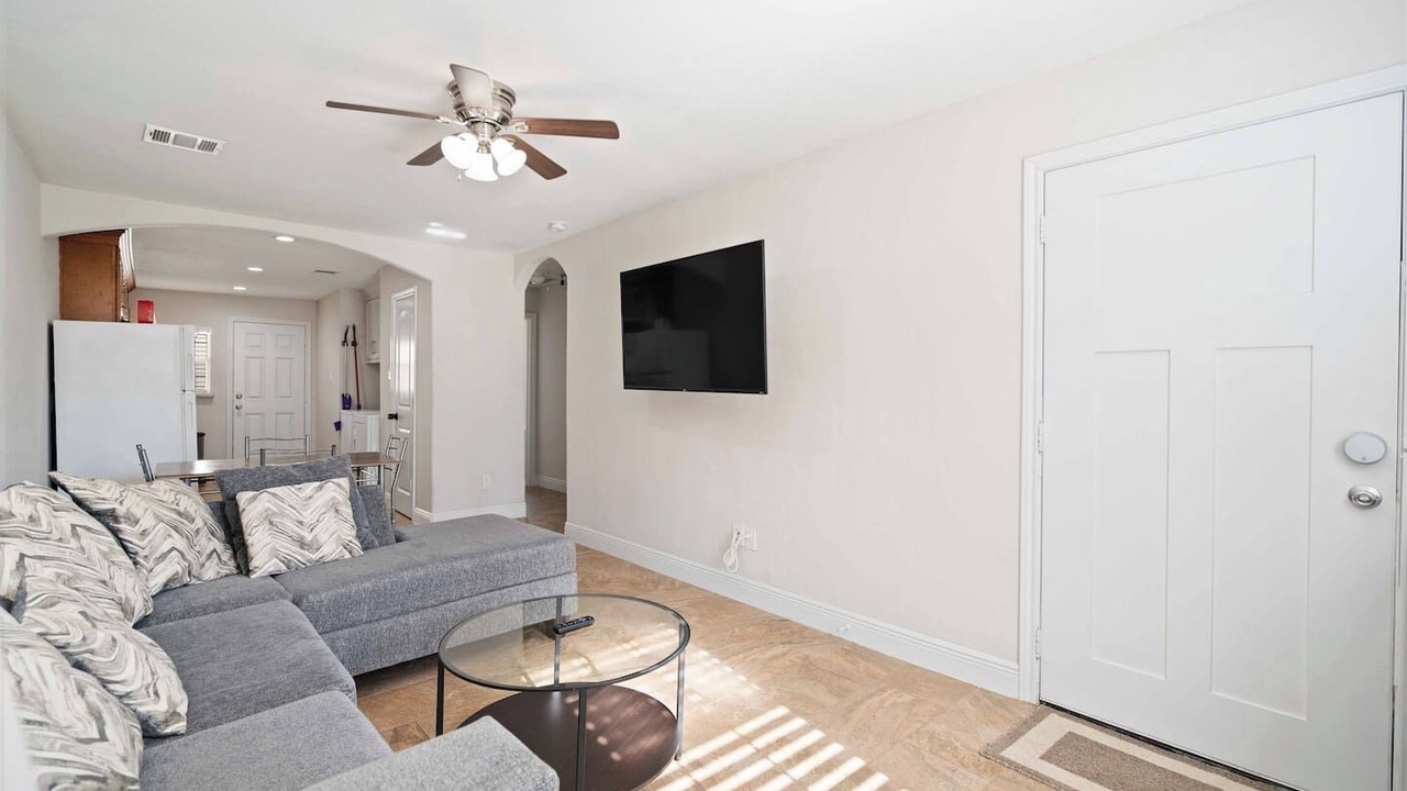 Photo of Livingroom in OST - South Union