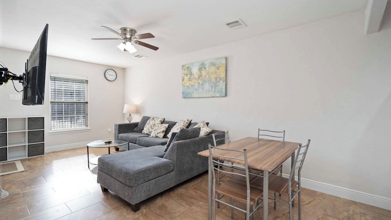 Photo of Livingroom in OST - South Union