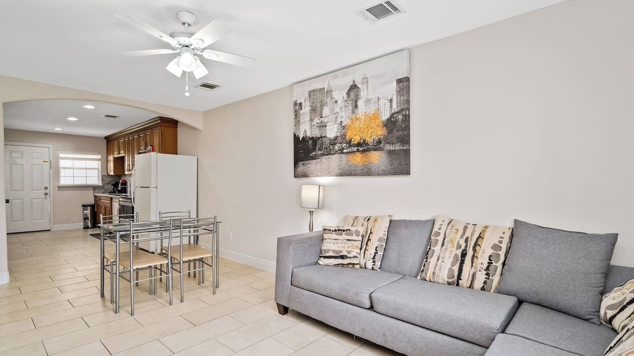 Photo of Livingroom in OST - South Union
