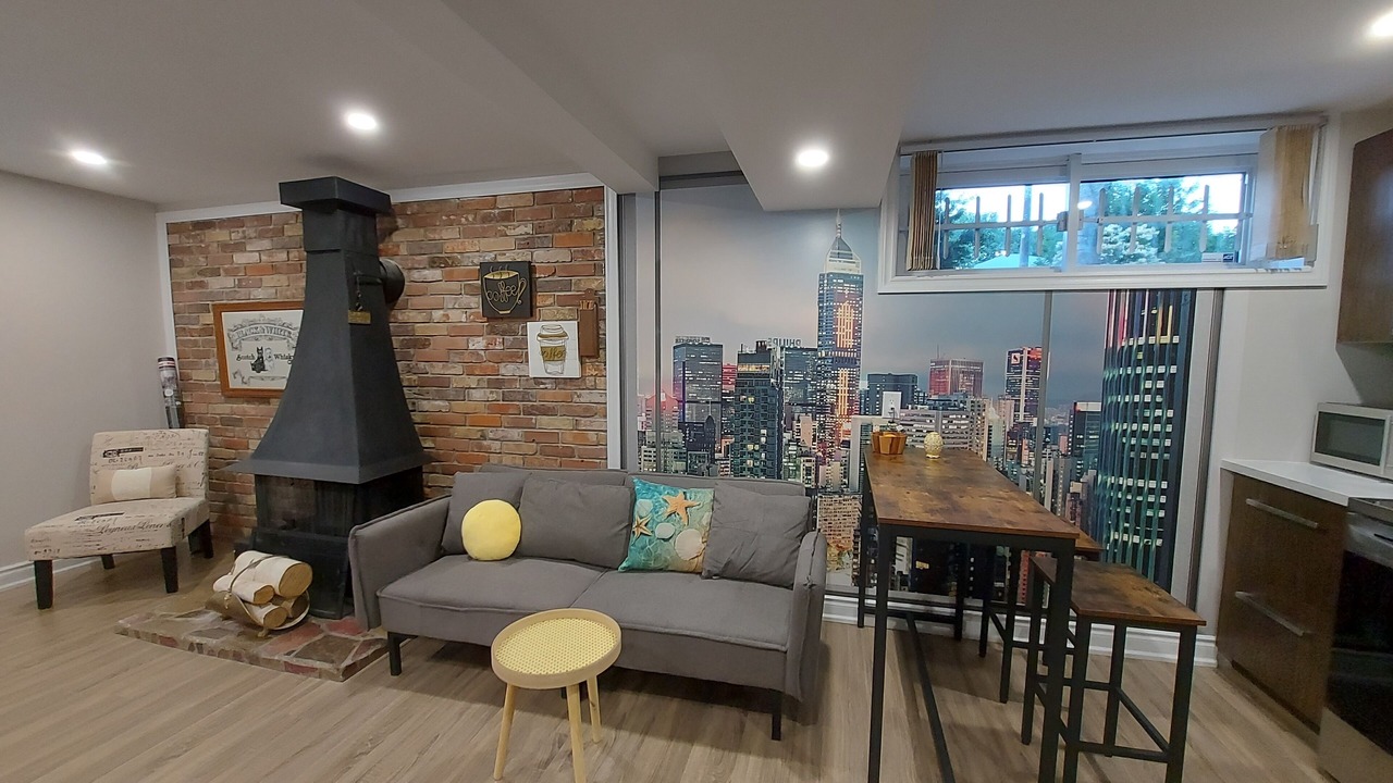 Photo of Livingroom in Guildwood
