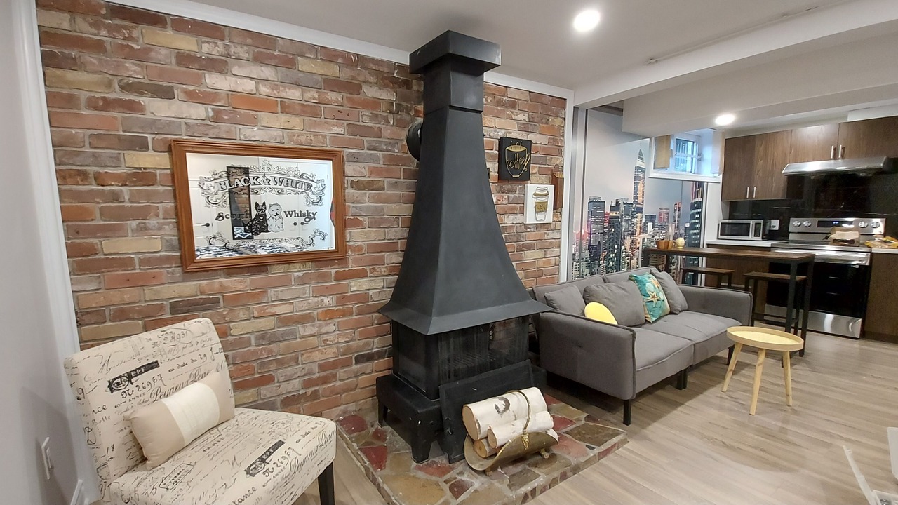 Photo of Livingroom in Guildwood