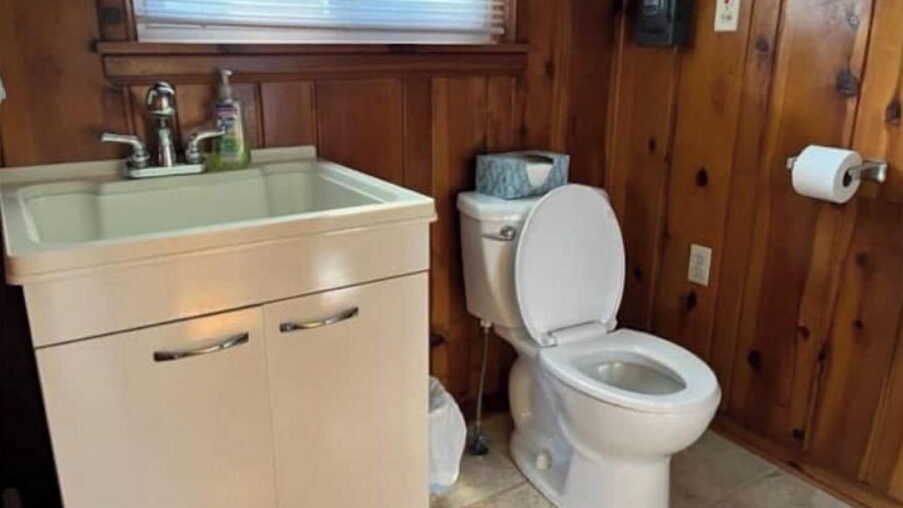 Photo of Bathroom in Reading