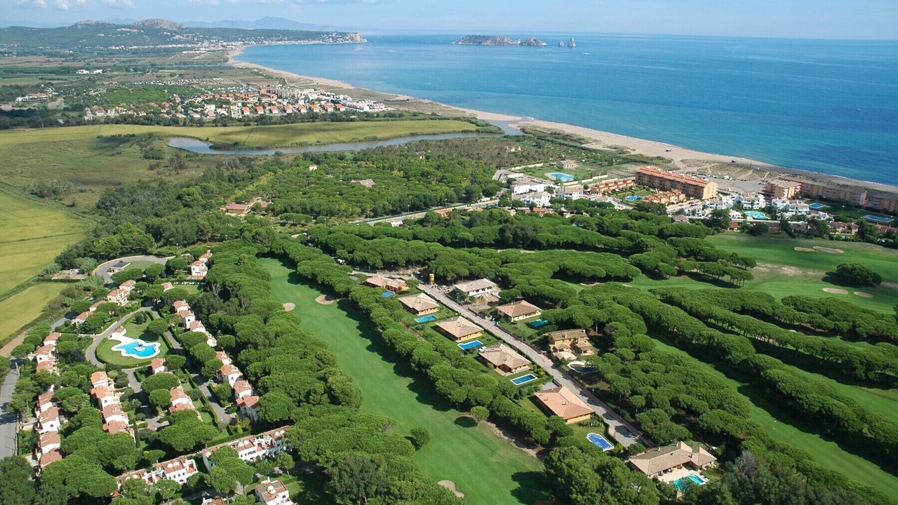 Photo of Outdoor in Pals