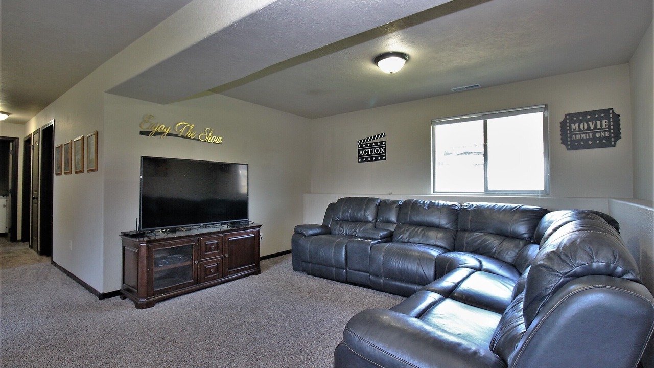 Photo of Livingroom in Box Elder