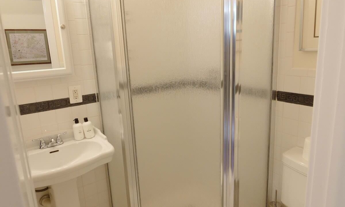 Photo of Bathroom in Shaw