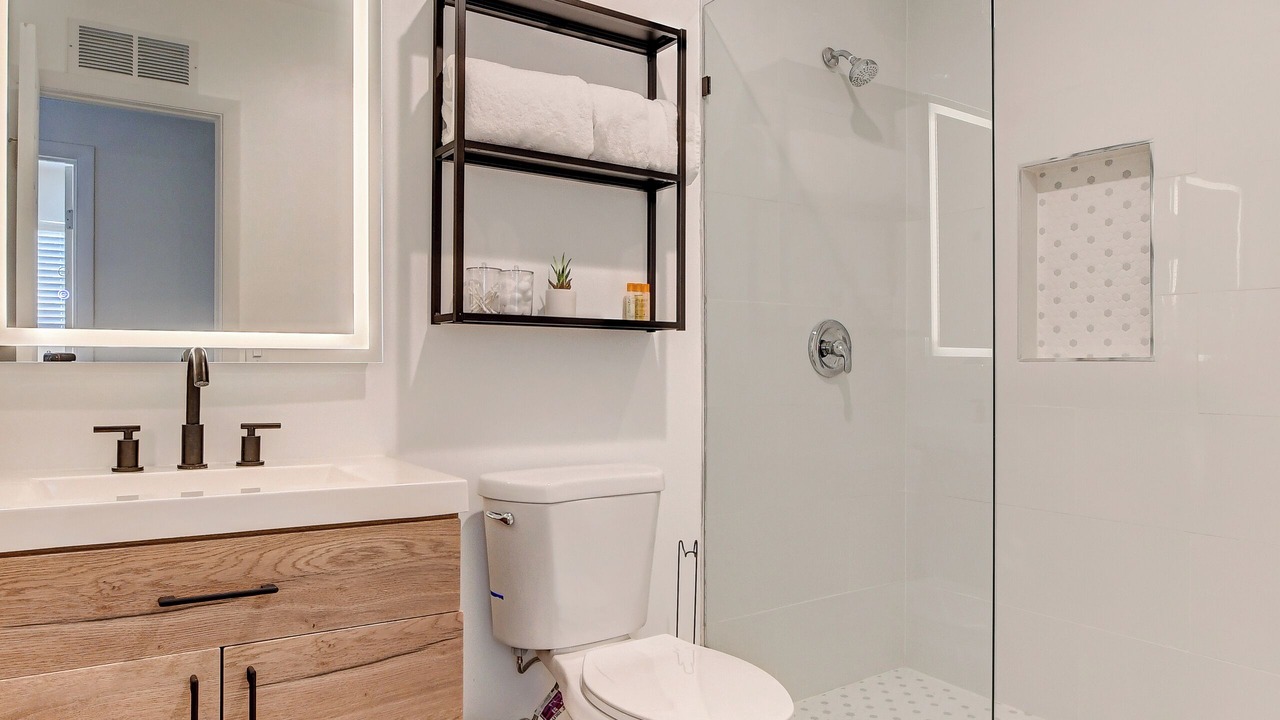 Photo of Bathroom in Rancho Oakey