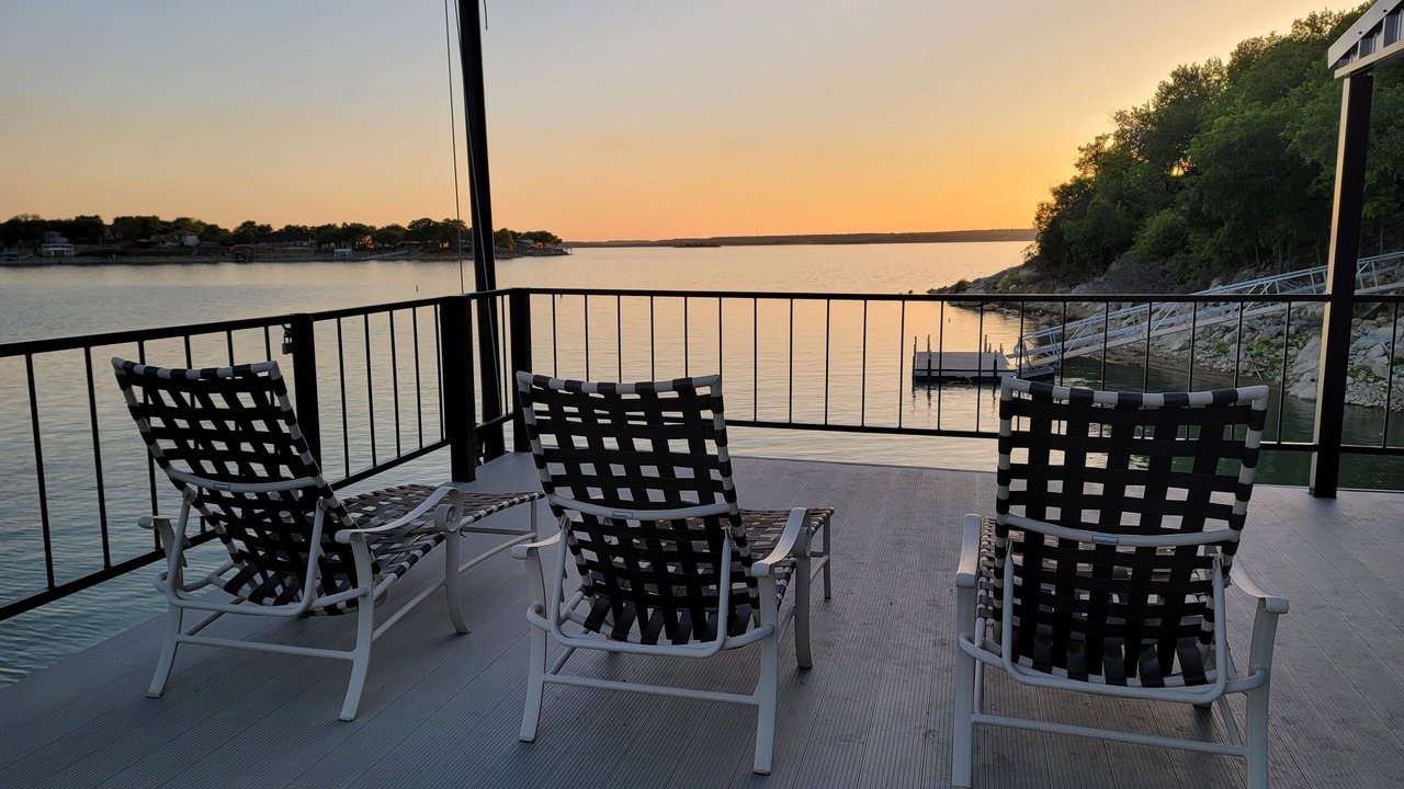 Photo of Patio Balcony in Lake Bridgeport