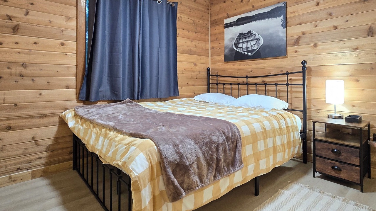 Photo of Bedroom in Irons
