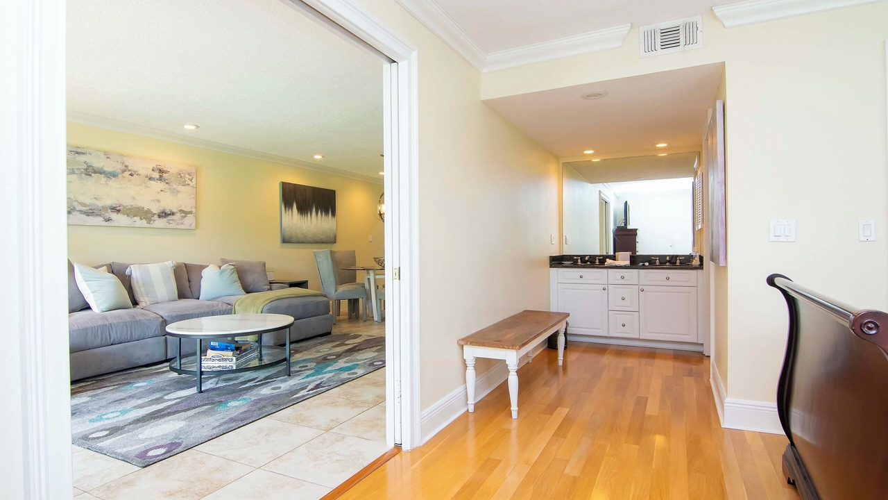 Photo of Livingroom in Saddlebrook