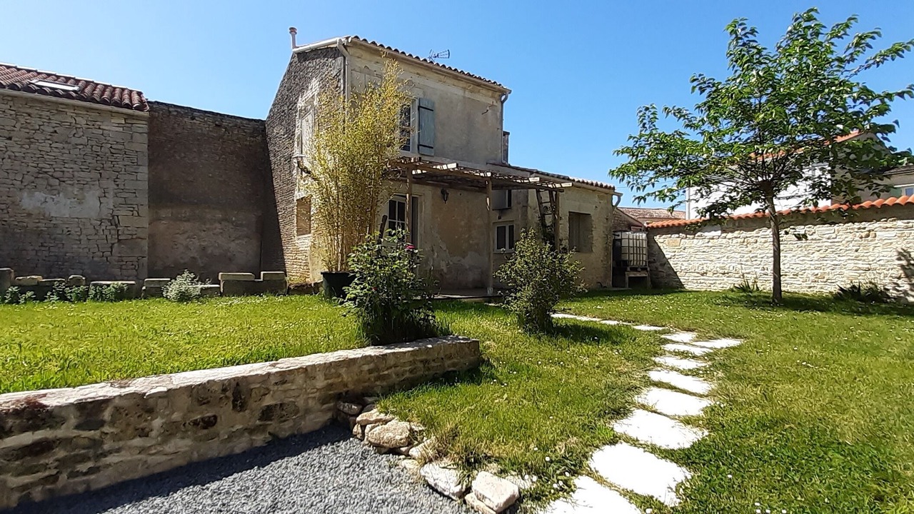 Photo of Outdoor in Asnieres-la-Giraud