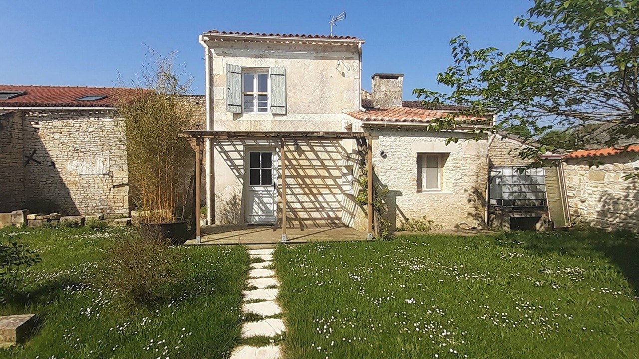 Photo of Outdoor in Asnieres-la-Giraud