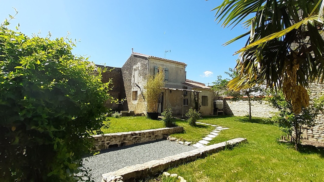 Photo of Outdoor in Asnieres-la-Giraud