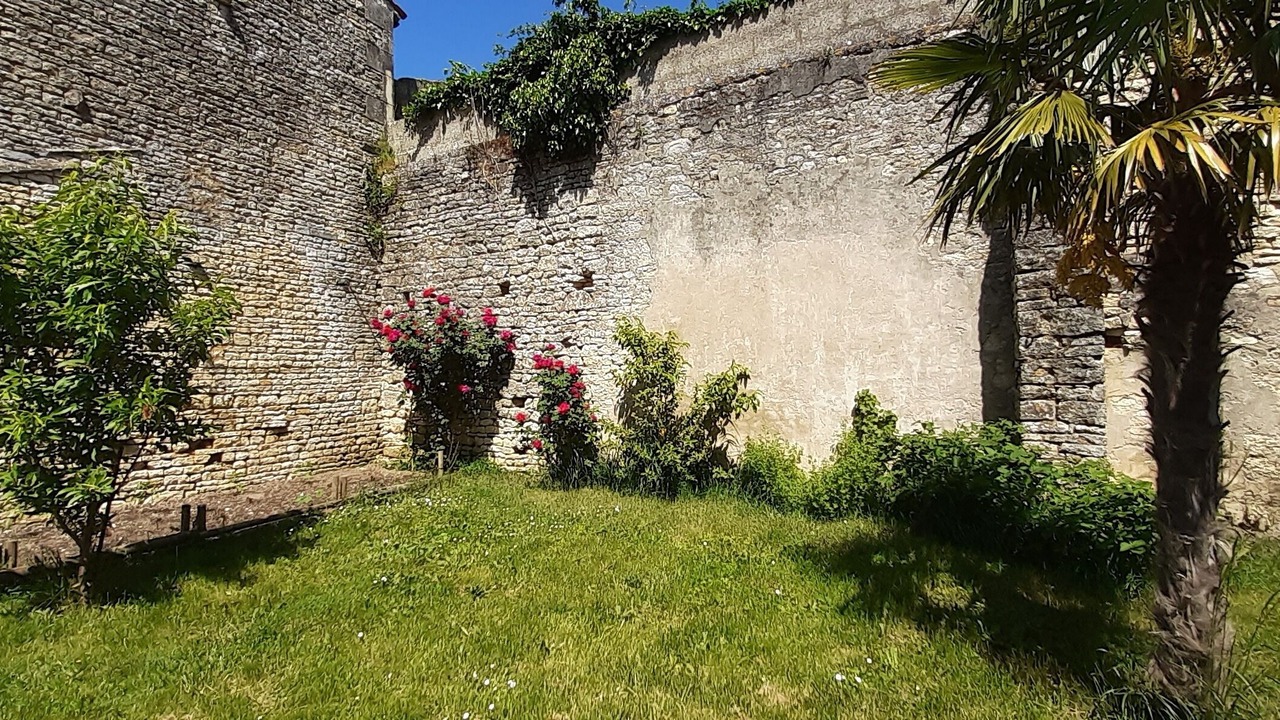 Photo of Outdoor in Asnieres-la-Giraud