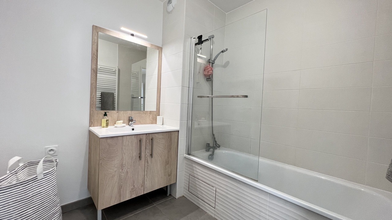 Photo of Bathroom in Casselardit