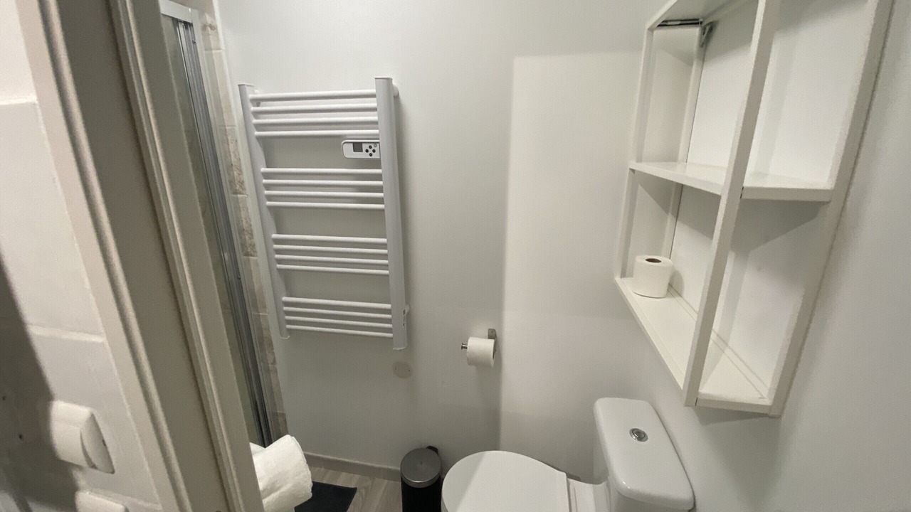 Photo of Bathroom in Fontaine Lestang-Bagatelle-Papus-Tabar-Bordelongue
