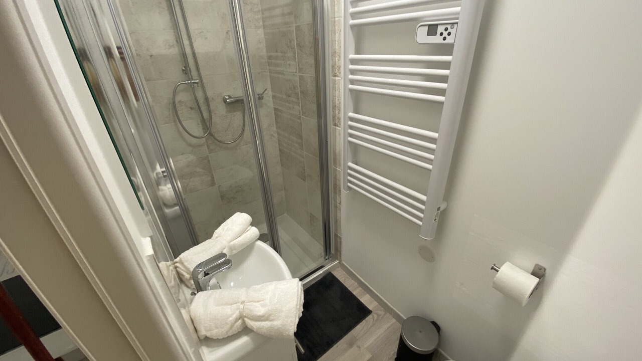Photo of Bathroom in Fontaine Lestang-Bagatelle-Papus-Tabar-Bordelongue