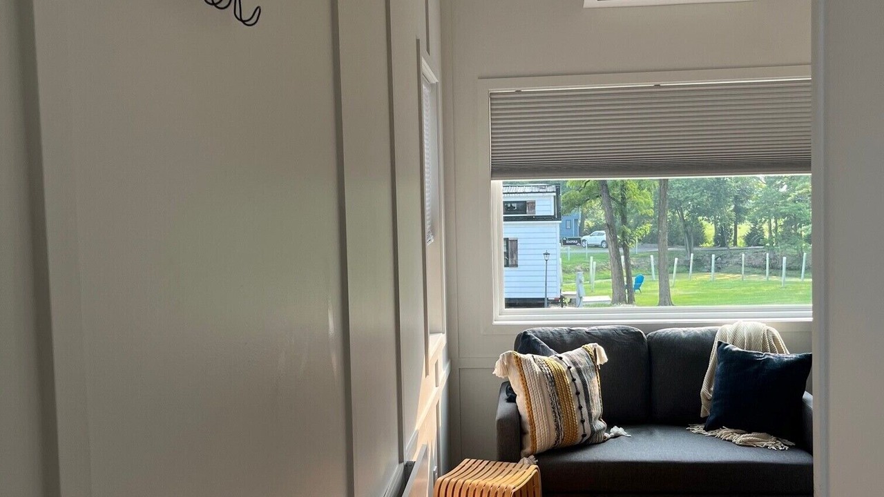 Photo of Livingroom in Elizabethtown