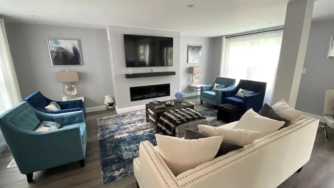 Photo of Livingroom in Williams Bay