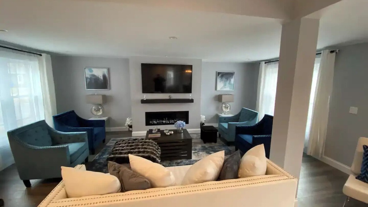 Photo of Livingroom in Williams Bay