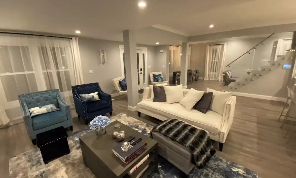 Photo of Livingroom in Williams Bay