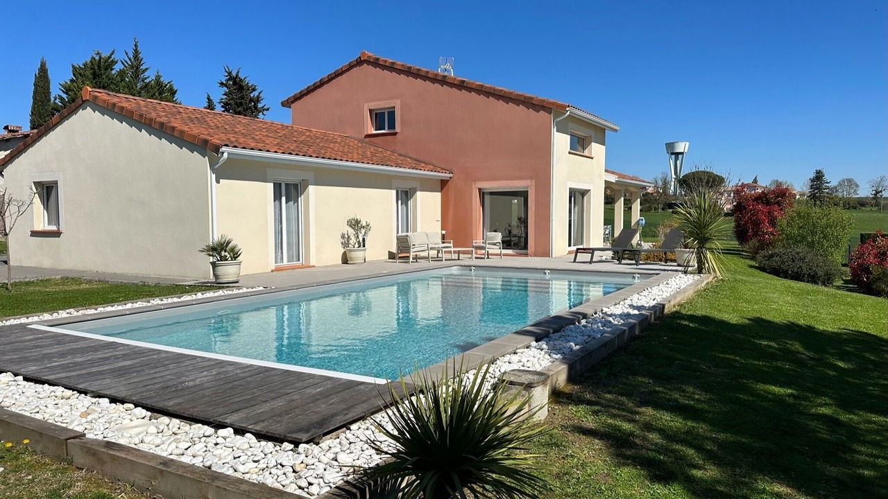 Photo of Outdoor in Lapeyrouse-Fossat
