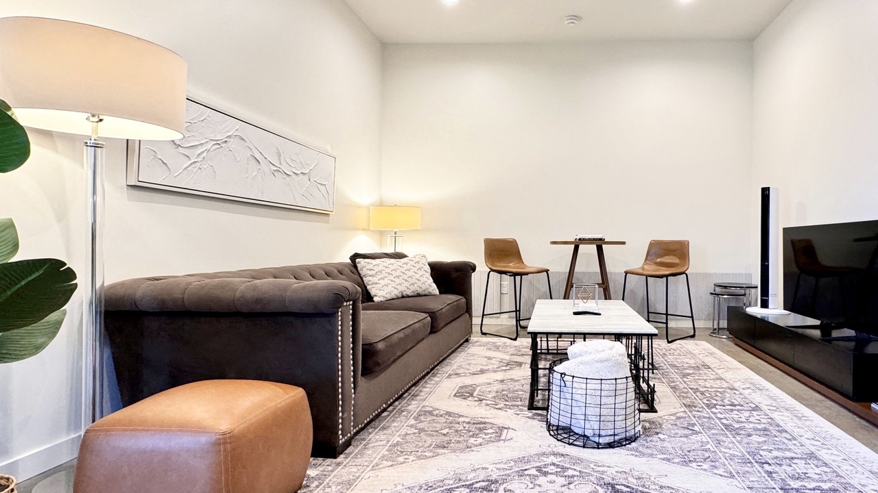 Photo of Livingroom in Downtown