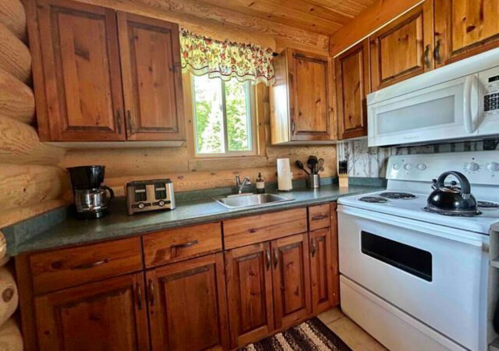 Photo of Kitchen in Unorganized Centre Parry Sound