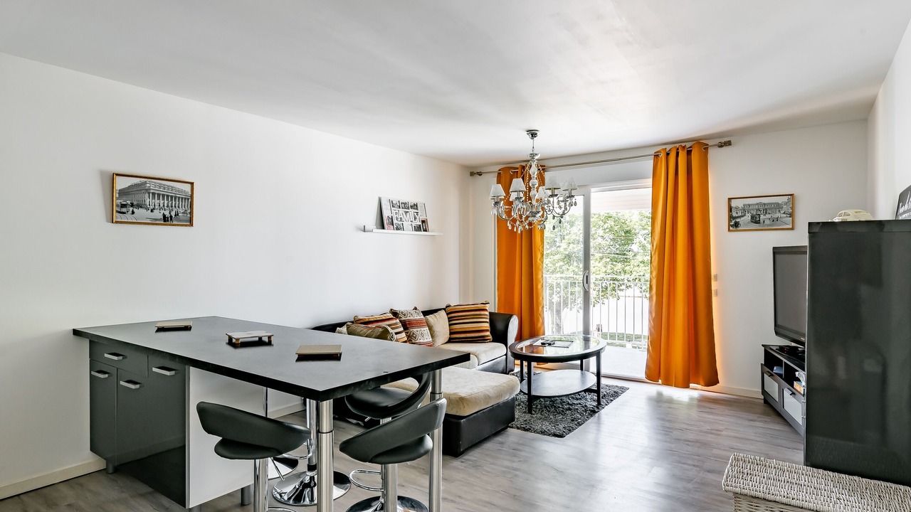 Photo of Livingroom in Saint-Andre-de-Cubzac