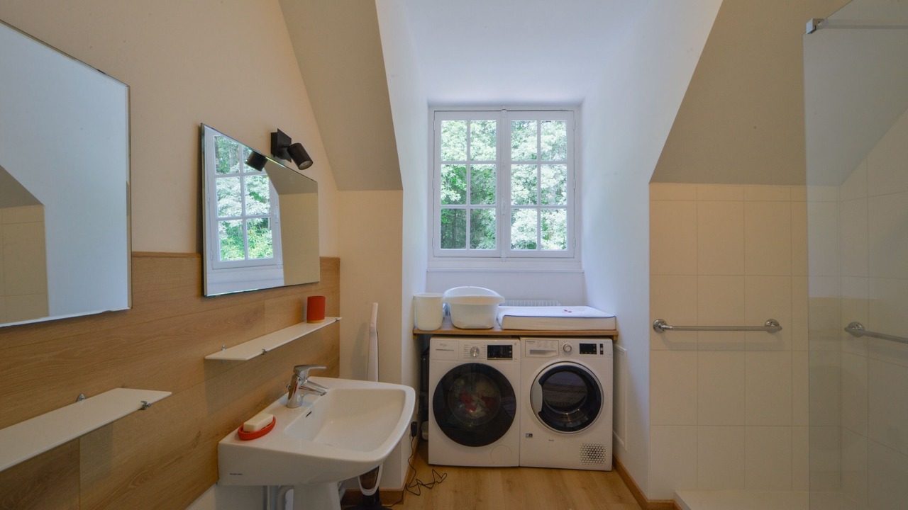 Photo of Bathroom in Mery-es-Bois