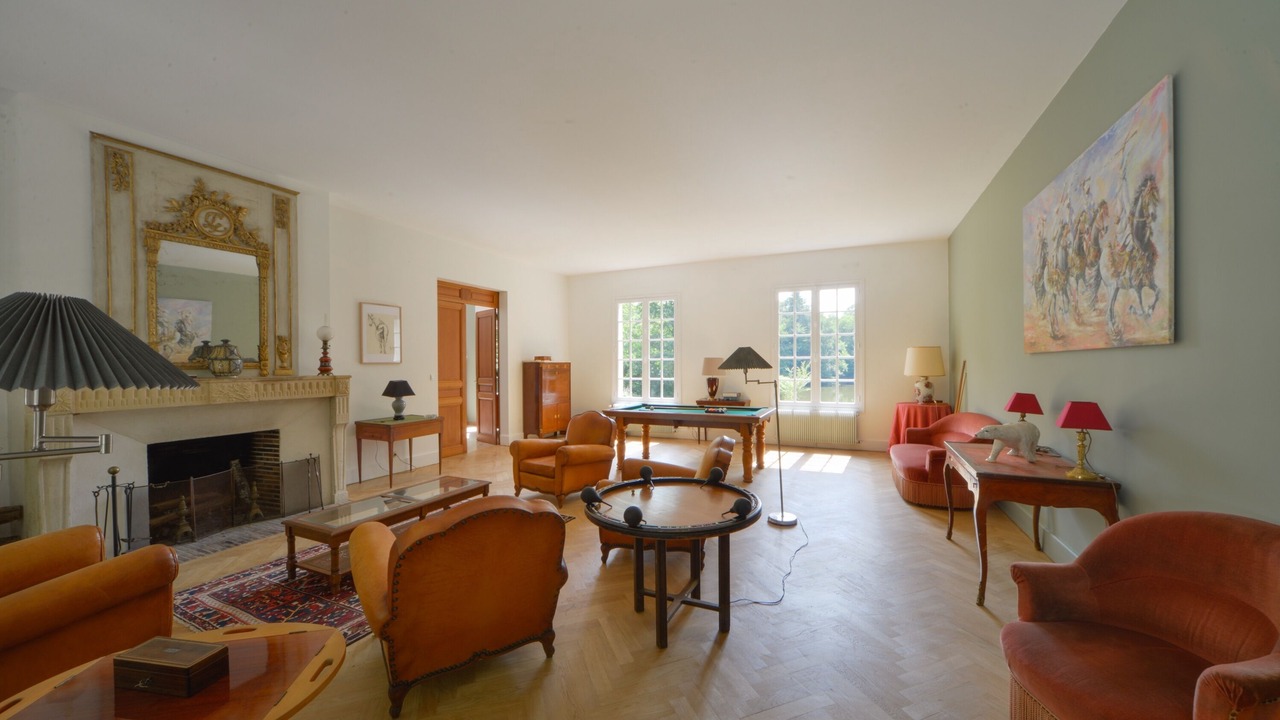 Photo of Livingroom in Mery-es-Bois