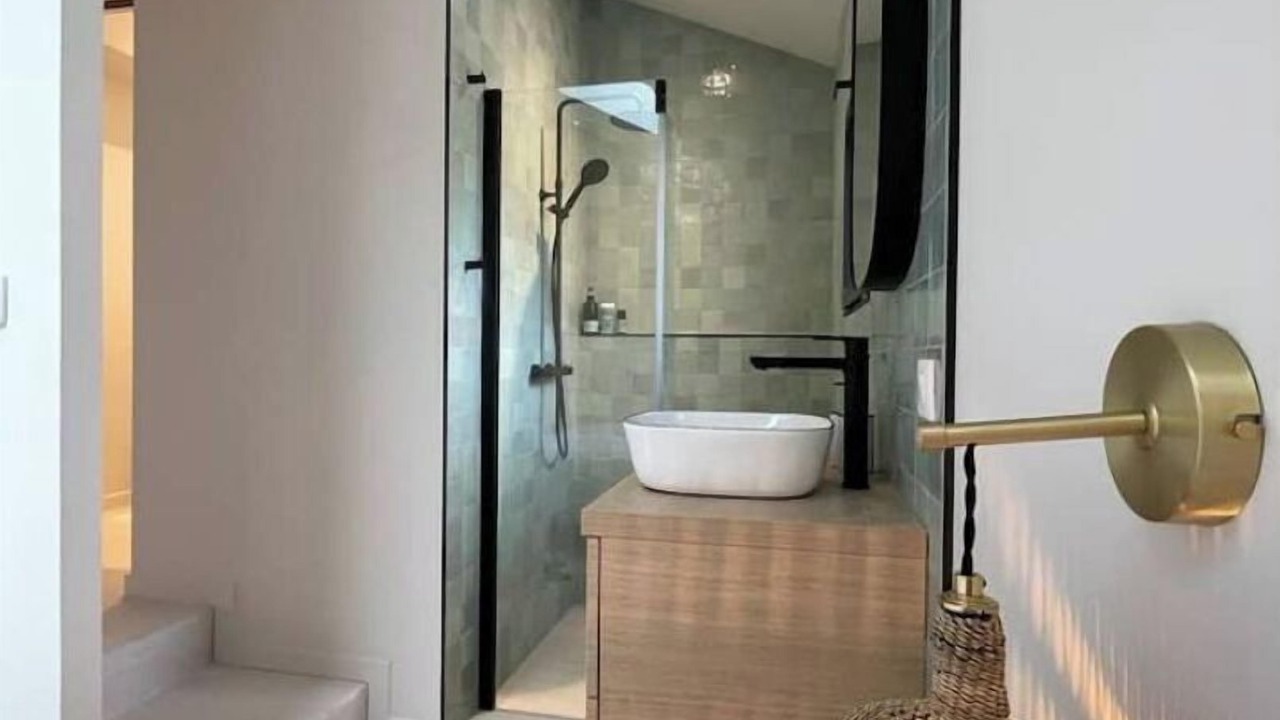 Photo of Bathroom in Mirepoix