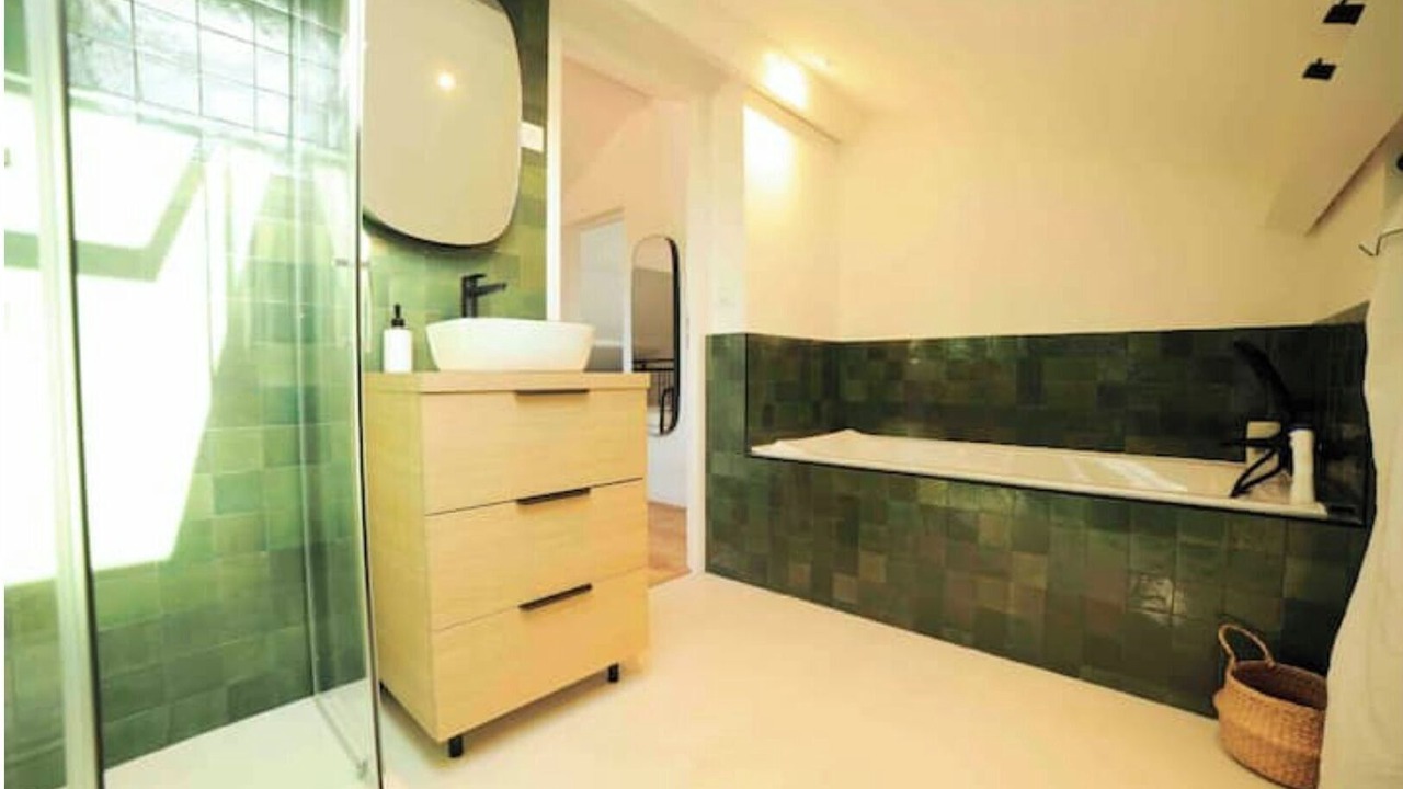 Photo of Bathroom in Mirepoix