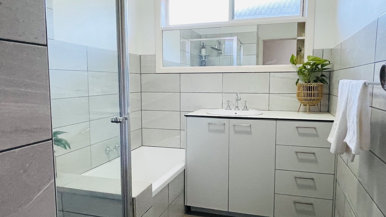 Photo of Bathroom in Sunshine West